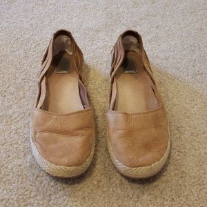 UGG Flat